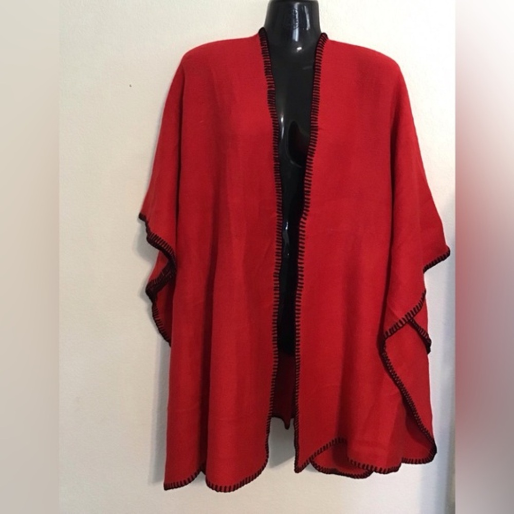 Forever Dreams women’s cape/poncho. Size OS